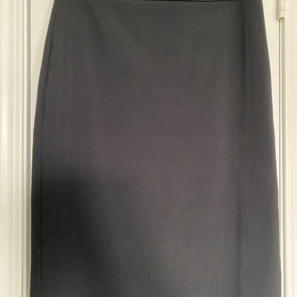 Banana Republic Petite Black Pencil Skirt – Size 4P - Picture 3 of 6